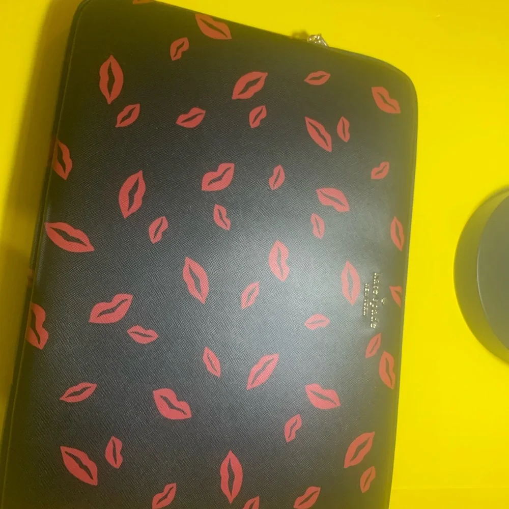 Kate Spade Computer Sleeve Red Lips Black Faux Leather
